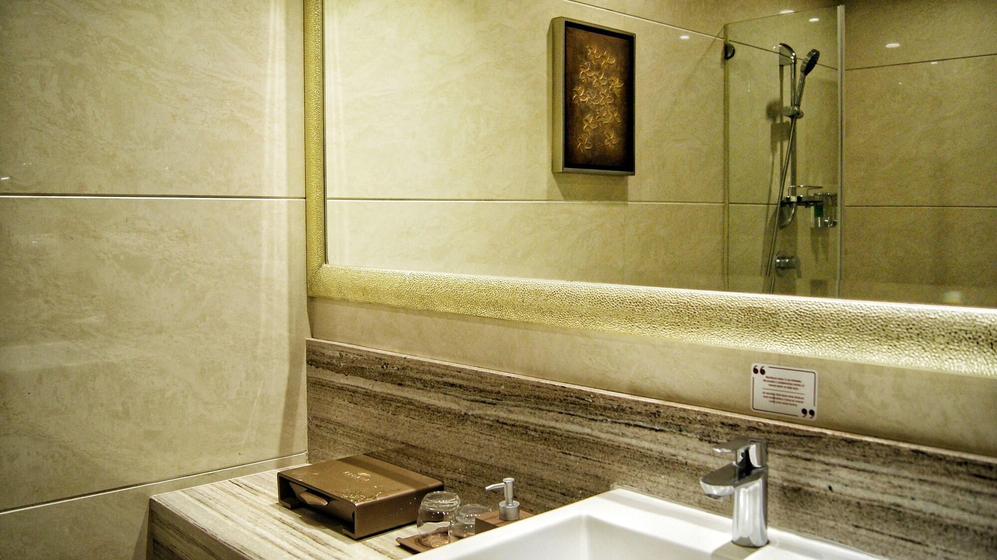 Belviu Hotel Bandung Buitenkant foto