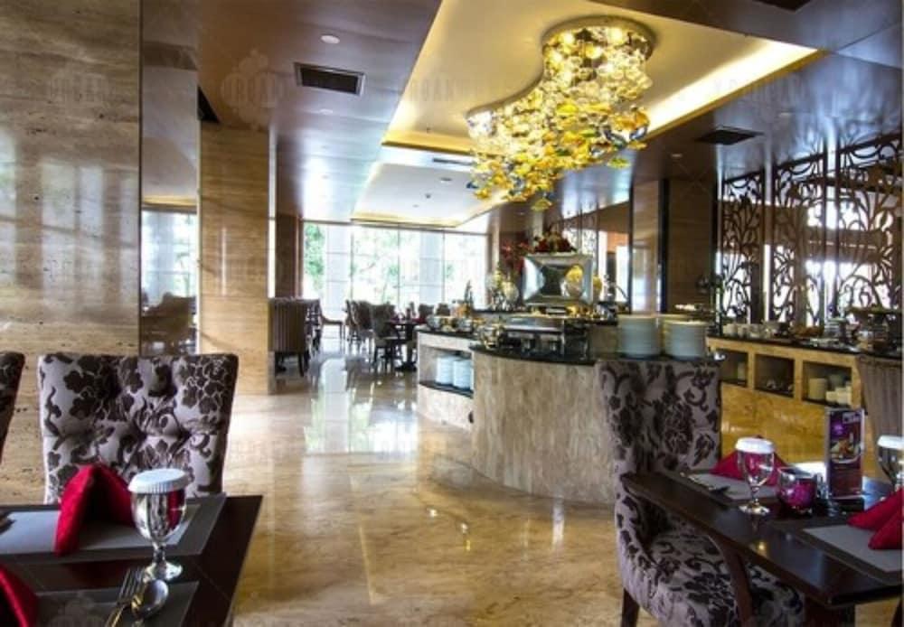 Belviu Hotel Bandung Buitenkant foto