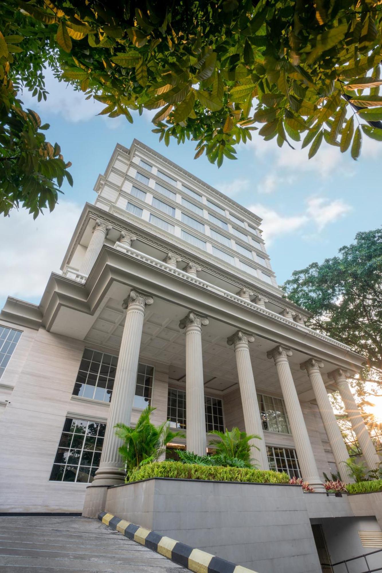 Belviu Hotel Bandung Buitenkant foto